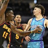 Clint Capela (15) et les Hawks ont subi la loi des Hornets mercredi KEYSTONE/AP/Matt Kelley